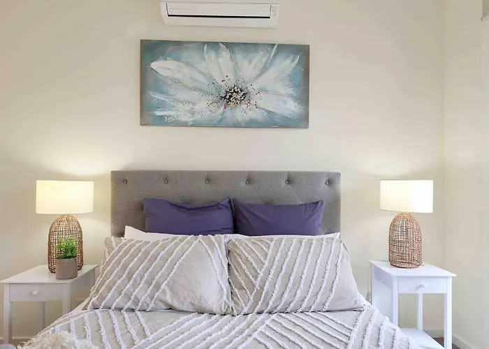 Og Spa Retreat- 3 Bedroom, Spa, Central, Aircon