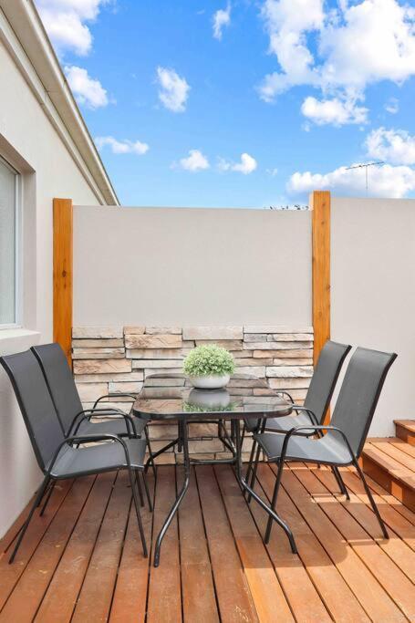 Holiday home Og Retreat- 3 Bedroom, Spa, Central, Aircon Ocean Grove