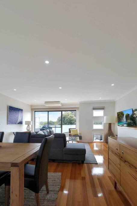 Og Retreat- 3 Bedroom, Spa, Central, Aircon Ocean Grove